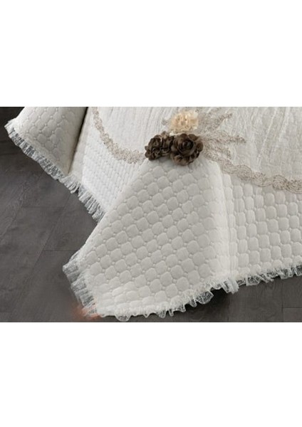 Dantelli 4 Parça Çift Kişilik Çeyizlik Yatak Örtüsü King Size