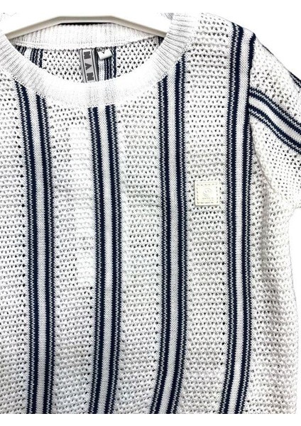 Erkek Çocuk Çizgili Delikli Triko Kumaş T-Shirt indirimleri