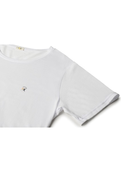 Erkek Basic Açık Yuvarlak Yaka Beyaz T-Shirt Damalı Logo modelleri
