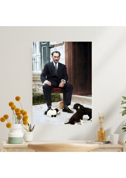 M. Kemal Atatürk Minik Köpeklerle Oynarken Duvar Sticker