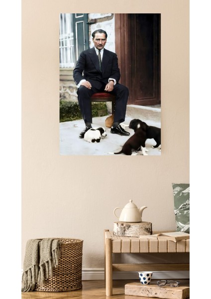 M. Kemal Atatürk Minik Köpeklerle Oynarken Duvar Sticker fiyatları