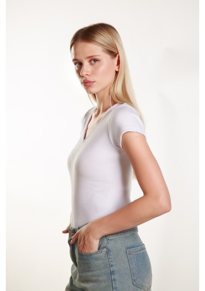 Kadın Beyaz Fitted Basic Fitilli Likralı V Yaka Kollu Tshirt Atlet Bluz fırsatları