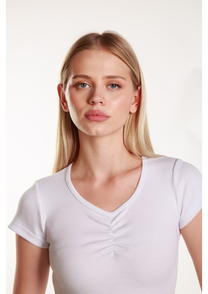 Kadın Beyaz Crop Ön Yaka Büzgülü Fitilli Likralı Kollu Atlet Tshirt modelleri