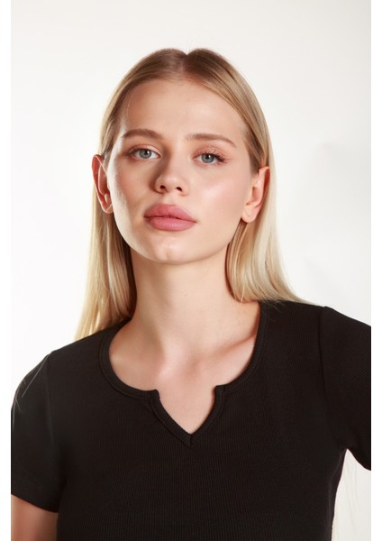 Kadın Siyah Fitted Basic Fitilli Likralı V Yaka Kollu Tshirt Atlet Bluz fiyatları