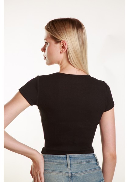 Kadın Siyah Crop Ön Yaka Büzgülü Fitilli Likralı Kollu Atlet Tshirt modelleri