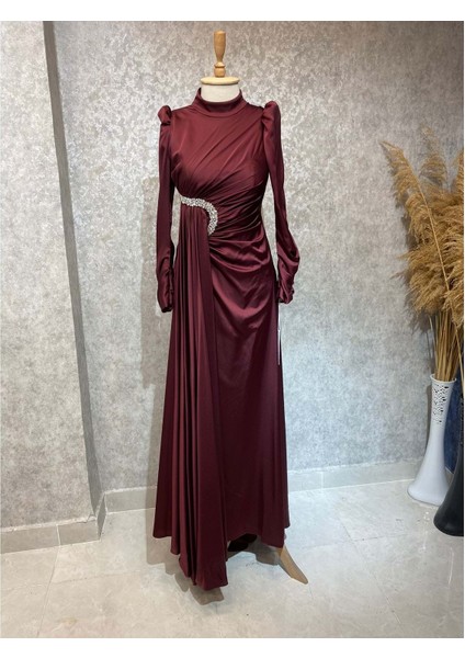 24Y4854 Hennin Abiye Elbise Saten Kolu Büzgülü Önü Taş Işlemeli - Hennin - 24Y4854 - Bordo - 42