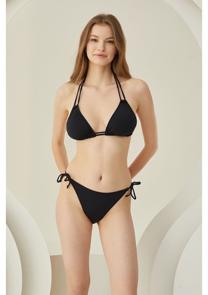 Siyah Boyundan Bağlamalı Üçgen Tek Üst Bikini