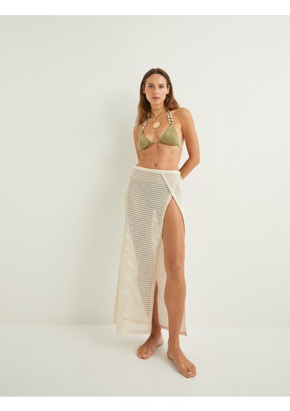 x Şahika Ercümen - Ipli Üçgen Bikini Üstü Zincir Aksesuar Detaylı