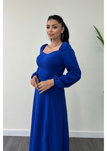 Krep Kumaş Kalp Yaka Midi Elbise - Saks Mavi