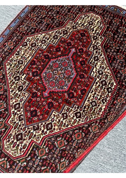 El Dokuma Iran Halısı 76X103 Kırmızı Mavi Yün Küçük Iran Halısı