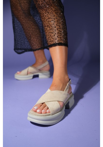 Lungo Bej Çapraz Bantlı Kalın Tabanlı Kadın Sandalet modelleri