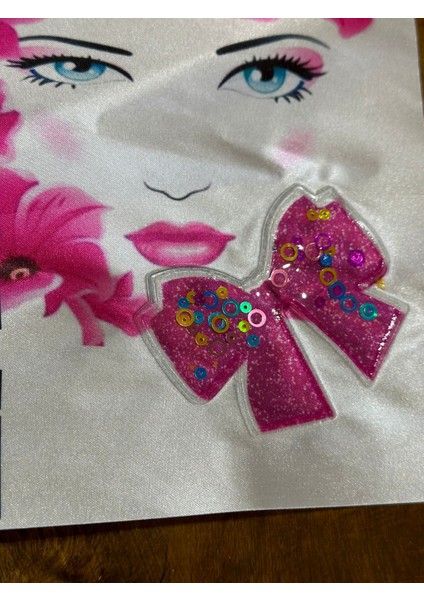 3 Boyutlu Oynar Pullu Fiyonklu Pembe Çiçekli Arma Aplike 23X19 cm fiyatları