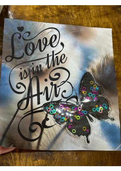 3 Boyutlu Oynar Pullu Kelebekli Arma Aplike 23X19 cm