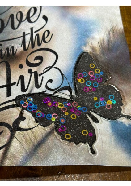 3 Boyutlu Oynar Pullu Kelebekli Arma Aplike 23X19 cm fiyatları