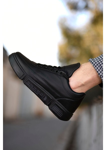 Erkek Sneaker Spor Ayakkabı – Hafif, Dayanıklı, Esnek Dış Tabanlı ve Yastıklı İç Tabanlı Bağcıklı Model indirimleri