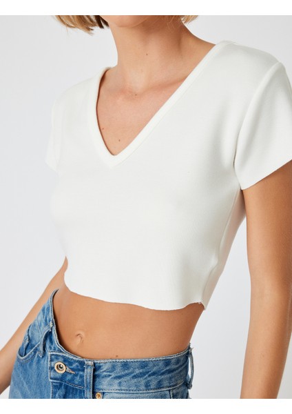 Crop Viskon Tişört V Yaka Kısa Kollu Slim Fit