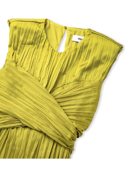 Belden Bağlamalı Piliseli Elbise fırsatları