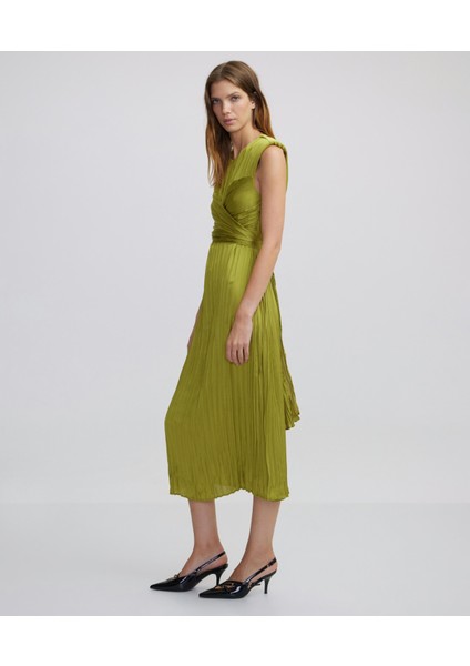 Belden Bağlamalı Piliseli Elbise indirimleri