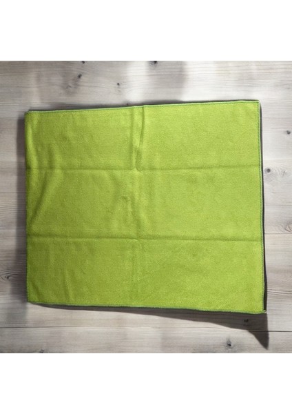 Pratik ve Hijyenik Çok Amaçlı Mikrofiber Bez 60X50 cm Mikrofiber Bez (1 Adet)