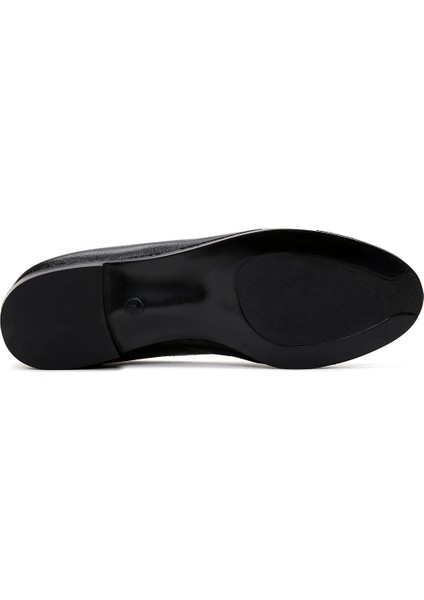 Kadın Siyah Toka Detaylı Deri Maskülen Loafer 24WFD410018 fırsatları
