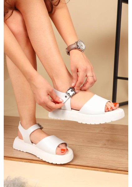 Larisa Kalın Taban Sandalet Beyaz