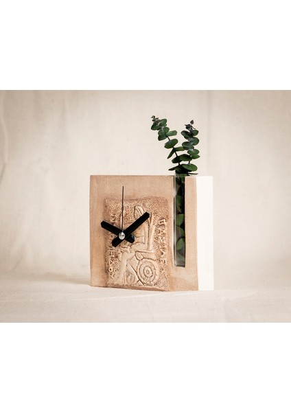 Antik Kabartmalı, Çiçek Vazolu Beton Masa Saati - Özel Tasarım Dekoratif Masa Saati modelleri