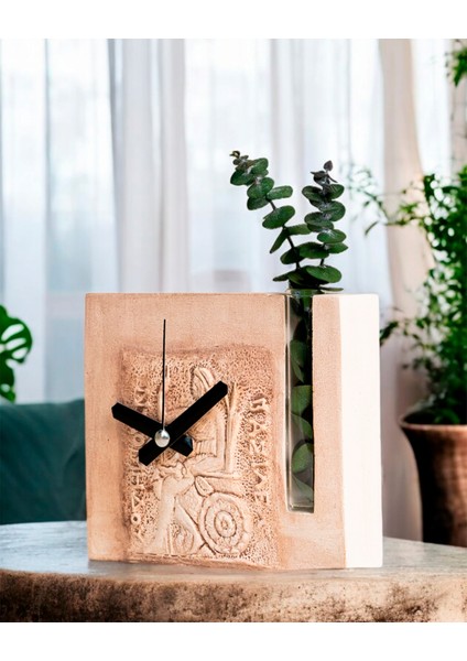 Antik Kabartmalı, Çiçek Vazolu Beton Masa Saati - Özel Tasarım Dekoratif Masa Saati indirimleri