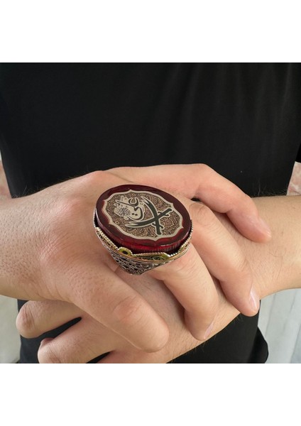 925 Ayar Gümüş Koleksiyonluk Büyük Kasa Kehribar Taşlı Zülfikar Kılıç Işlemeli Usta Işi Erkek Yüzük modelleri