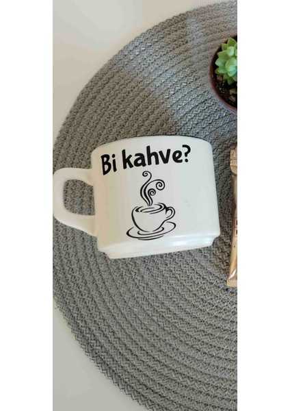 Bi Kahve? Yazılı Seramik T Kupa