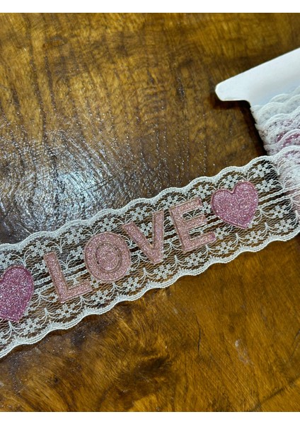 Love Yazılı Tül Şerit Dikiş Giyim Aksesuarı En 4 cm (1 Metre )