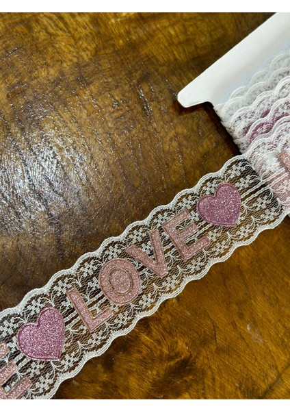 Love Yazılı Tül Şerit Dikiş Giyim Aksesuarı En 4 cm (1 Metre ) modelleri