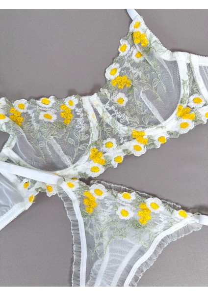 Daisy Romantic Çiçekli Balenli Brode Beyaz Iç Çamaşırı Takımı fırsatları