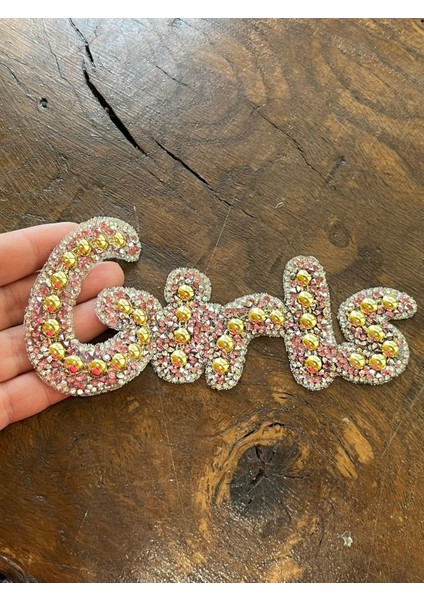 Ütü Ile Yapışan Taşlı Gırls Yazı Arma Dikiş Aksesuarı 15X7 cm fiyatları