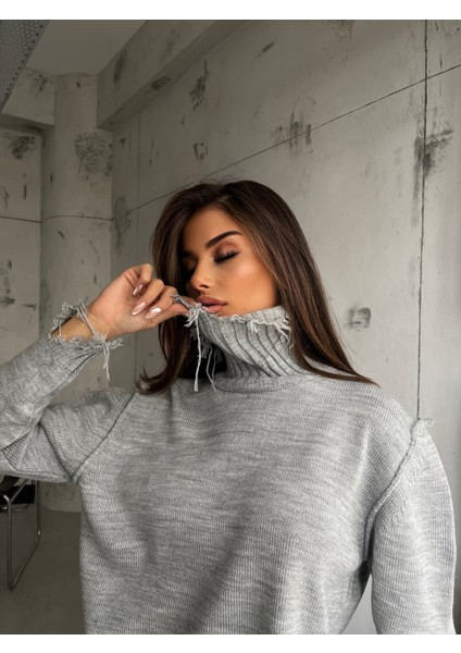 Balıkçı Yaka Lazer Detay Kazak