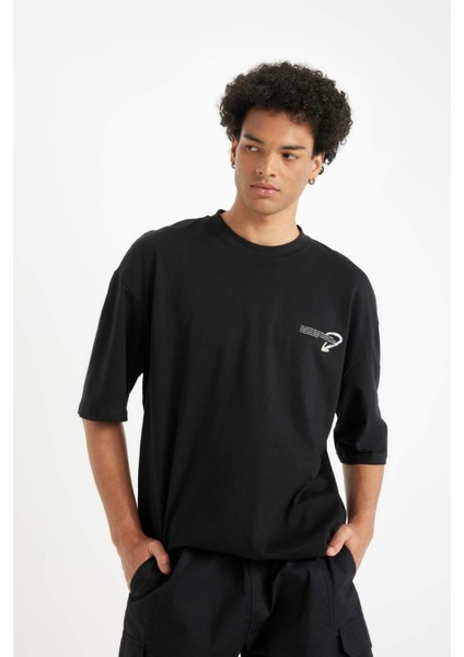 %100 Pamuk Siyah Loose Fit Bisiklet Yaka Sırt Baskılı Kısa Kollu Tişört B8949AX24AU fırsatları