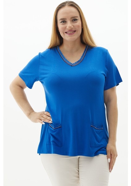 Büyük Beden Yaka ve Cebi Aksesuarlı Penye Bluz indirimleri