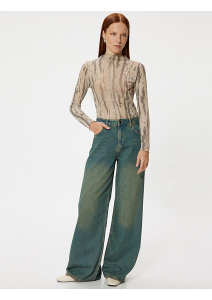 Batik Desenli Tişört Hafif Dik Yaka Uzun Kollu fiyatları