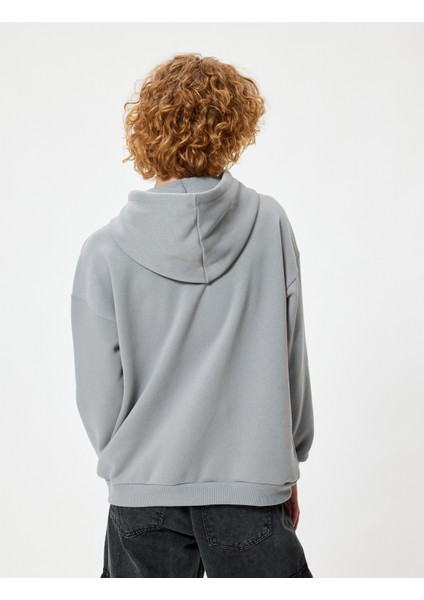 Oversize Kapüşonlu Sweatshirt Slogan Baskılı Uzun Kollu