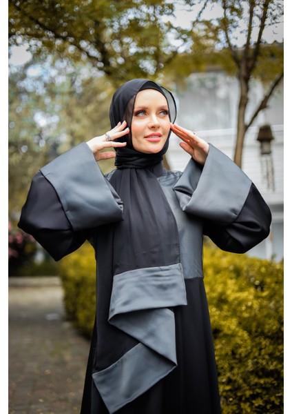 Harika Wear Gri ve Siyah Renklerden Ipekli Abaya Takımı