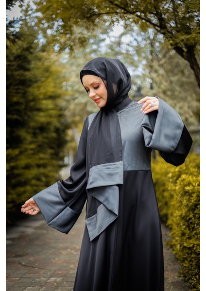 Harika Wear Gri ve Siyah Renklerden Ipekli Abaya Takımı