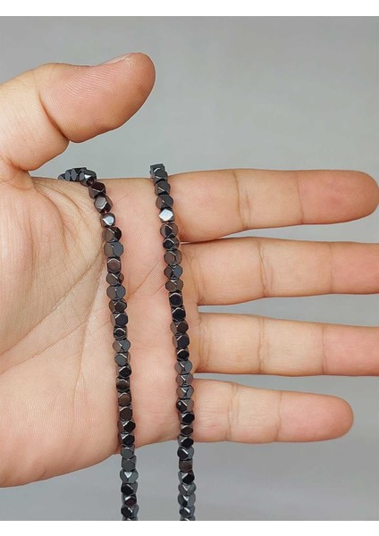 Hematit Taşı Şekilli 3.5*3.5mm Dizi (52326)