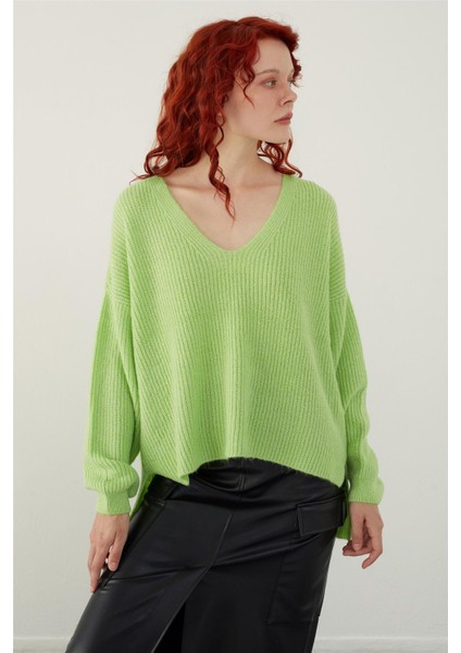 Neon Yeşil V Yaka Basic Triko Kazak fiyatları