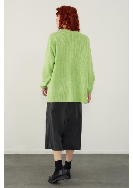 Neon Yeşil V Yaka Basic Triko Kazak fırsatları