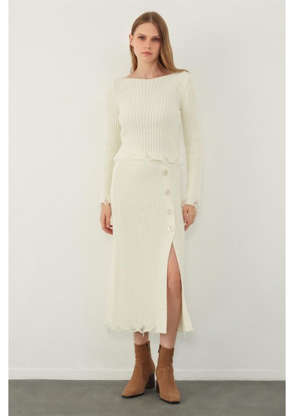 Ekru Yırtık Detaylı Örgü Triko Kazak fiyatları