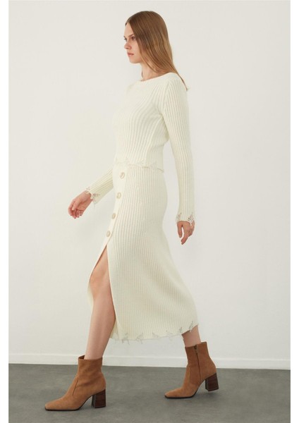 Ekru Yırtık Detaylı Örgü Triko Kazak fırsatları