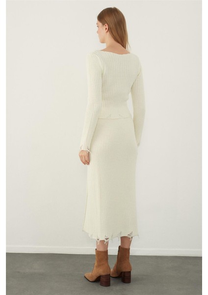 Ekru Yırtık Detaylı Örgü Triko Kazak indirimleri