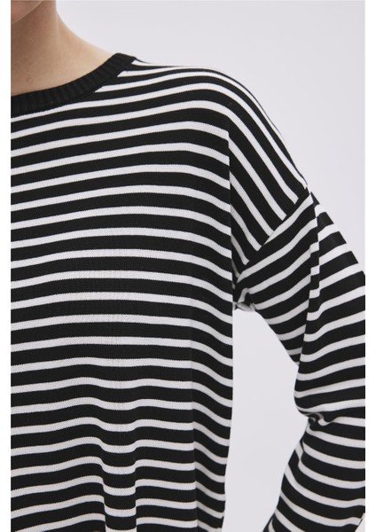 Siyah Viskon Çizgili Triko Kazak fırsatları