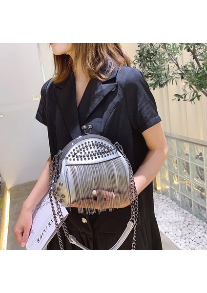 Retro Moda Kabuk Çanta Yeni Perçin Kişilik Klip Kilit Tek Oda Messenger Beyaz (Yurt Dışından) fırsatları