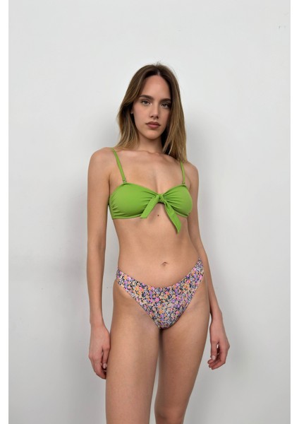 Fiyonk Detay Çiçekli Bikini Takım fiyatları