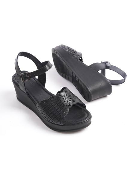 Büyük Numara Bayan Deri Dolgu Taban Lazer Süslemeli Sandalet modelleri